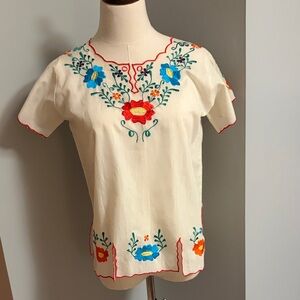Embroidered Floral Cream Top - Vintage Unbranded
